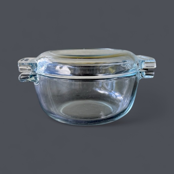 Pyrex De Corning France 1.5L Casserole Dish w/ Lid - Picture 2 of 7